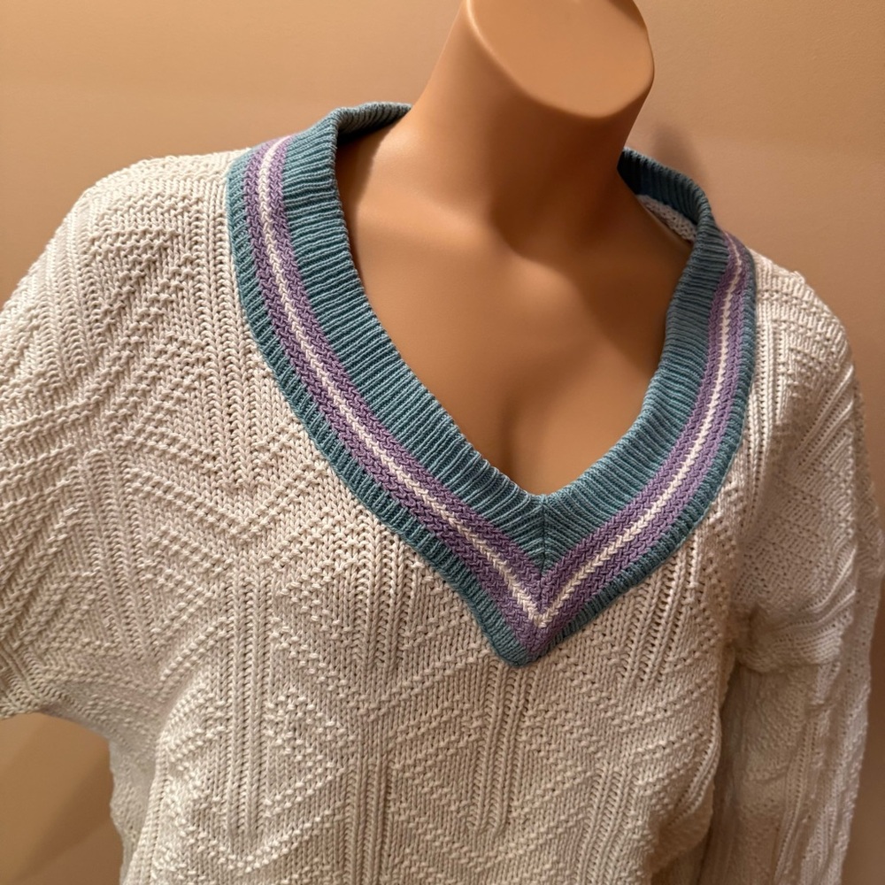 Women’s Vintage Knit V Neck Sweater size Large 100% cotton SW 40